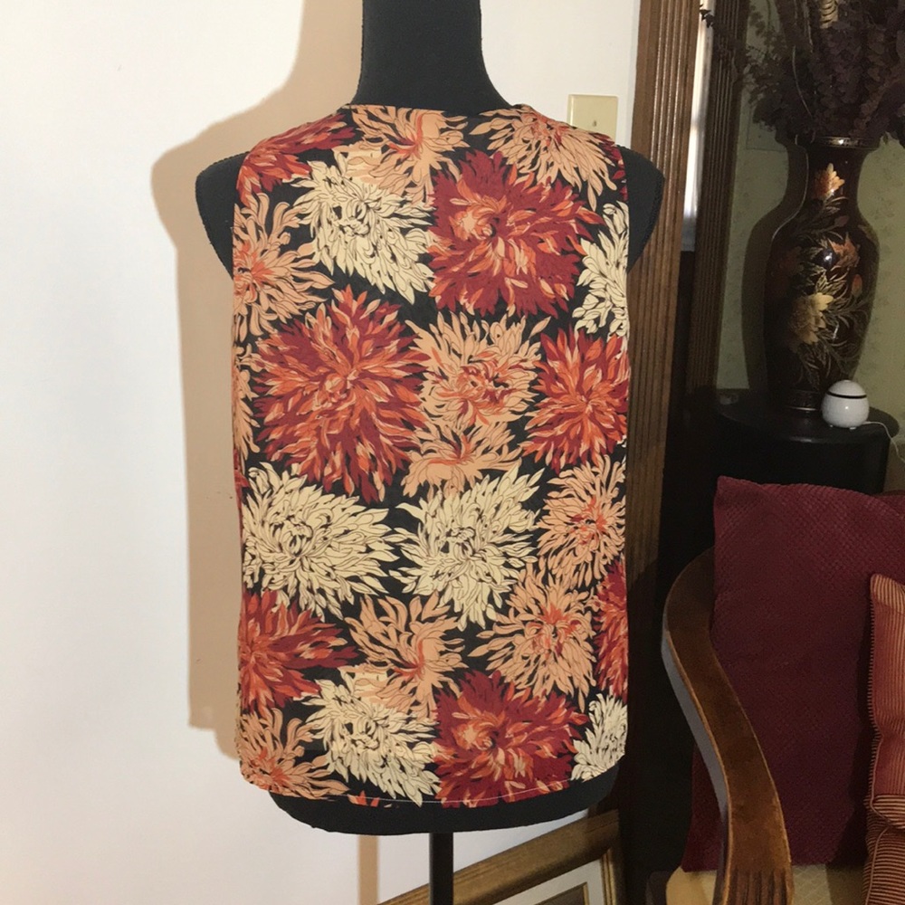 Fall flowered blouse - Picture 2 of 3